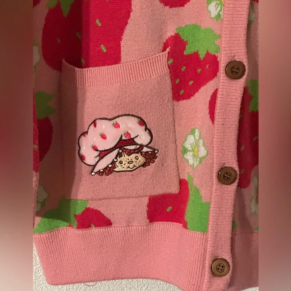 Boxlunch Strawberry Shortcake Allover Strawberry Print Cardigan Women Pockets XL